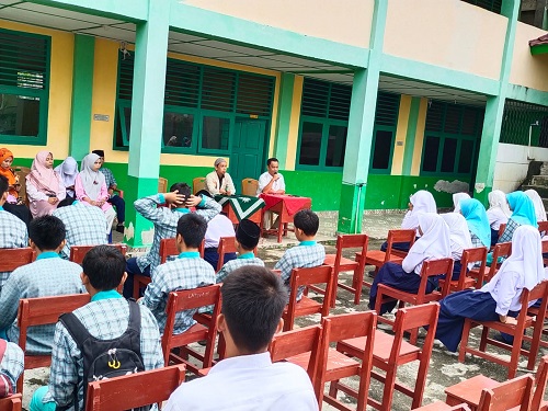Siswa SMP Muhammadiyah Setor Hafalan dan Dengarkan Tausyiah