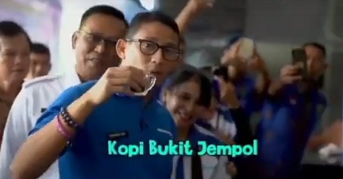 Sandiaga Uno : Enak Sekali Kopi Bukit Jempol Lahat