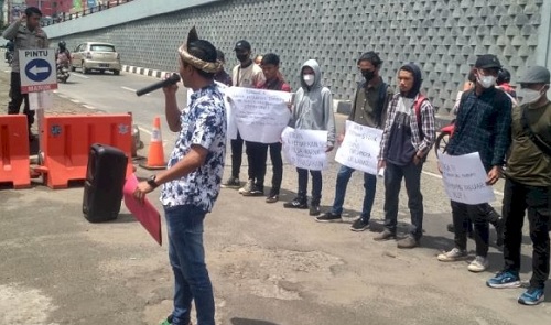 Lentera Hijau Sriwijaya Demo di Polda Sumsel, Tuduh PT BP Lakukan Penambangan di Luar IUP