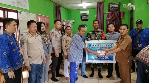 Salurkan BLT-DD Desa Prabu Menang, ini yang Disampaikan Camat Merapi Timur