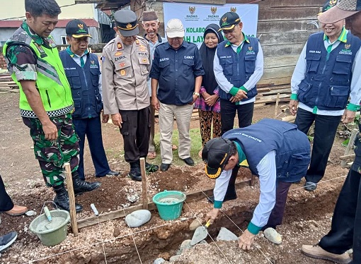 Berlanjut di Kota Agung, Peletakan Batu Pertama Pembangunan Rumah Layak Huni oleh Baznas Lahat