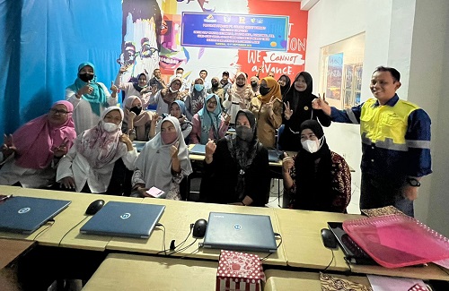 PT Golden Great Borneo Bantu Pelatihan Komputer untuk Staf Kantor Pemerintahan di Kecamatan Merapi Timur 