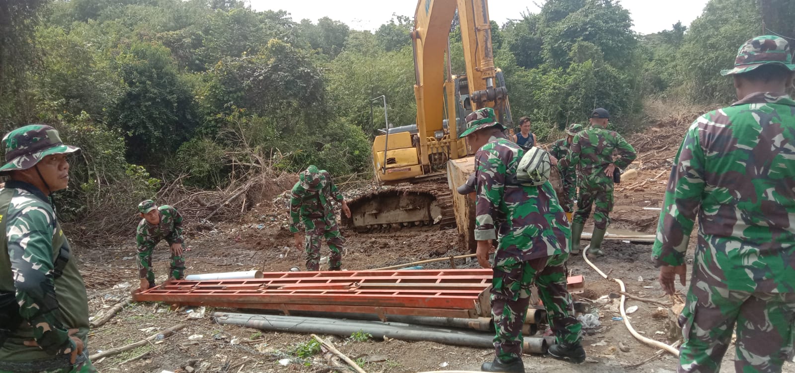 Air Bersih Ketemu, Peralatan Sumur Bor Diberesi Personel TMMD ke 115