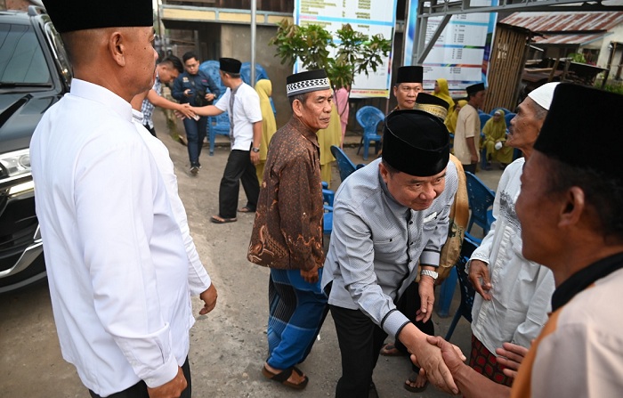 Bupati Lahat Cik Ujang Bangga Lihat Warga Kompak