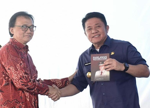Buku Biografi Kolonel TNI Purn Djarab Menginspirasi Generasi Muda dan Masyarakat