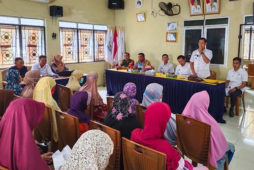 Bagikan Bantuan, ini Pesan Kades Banjarsari ke Warganya 