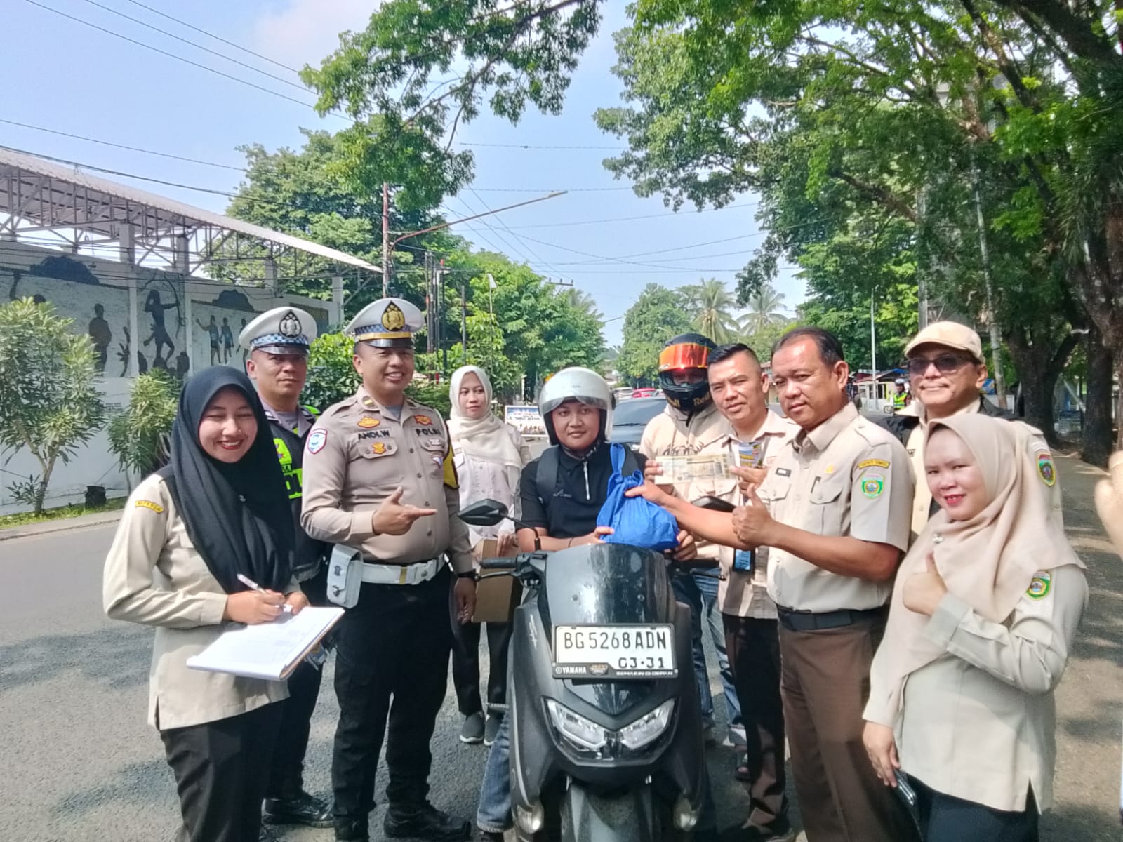 Luar Biasa! Sinergi Samsat Lahat I dan Bapenda Lahat Gelar Samsat Menyapa dan Penertiban Pajak Kendaraan