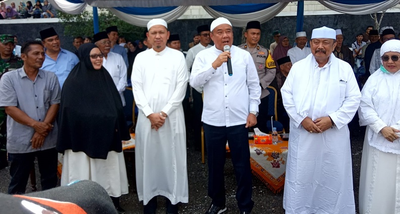 Bupati Lahat H Cik Ujang dan Wabup Lahat H Haryanto Sambut Kedatangan Jemaah Haji Lahat Kloter 13 PLM