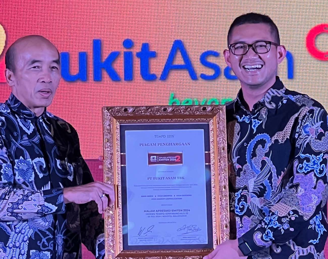 Kinerja Positif, Bukit Asam (PTBA) Raih Penghargaan Tertinggi di Malam Apresiasi Emiten 2024