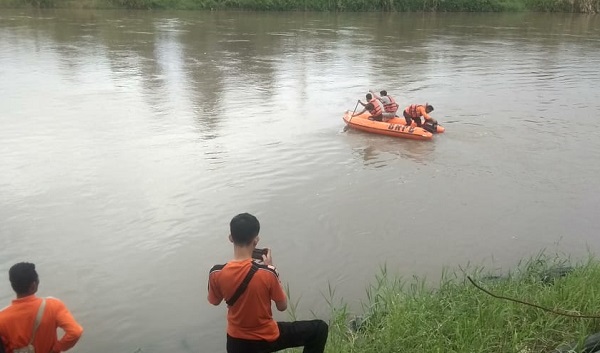 Warga Prabu Menang Masih Menelusuri Sungai Lematang, 1 Bocah Lagi Belum Ditemukan