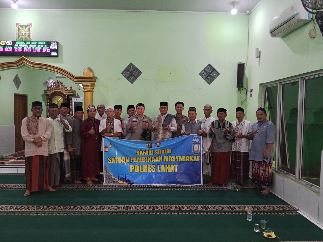 Sat Binmas Polres Lahat Melaksanakan Safari Subuh di Masjid Annur