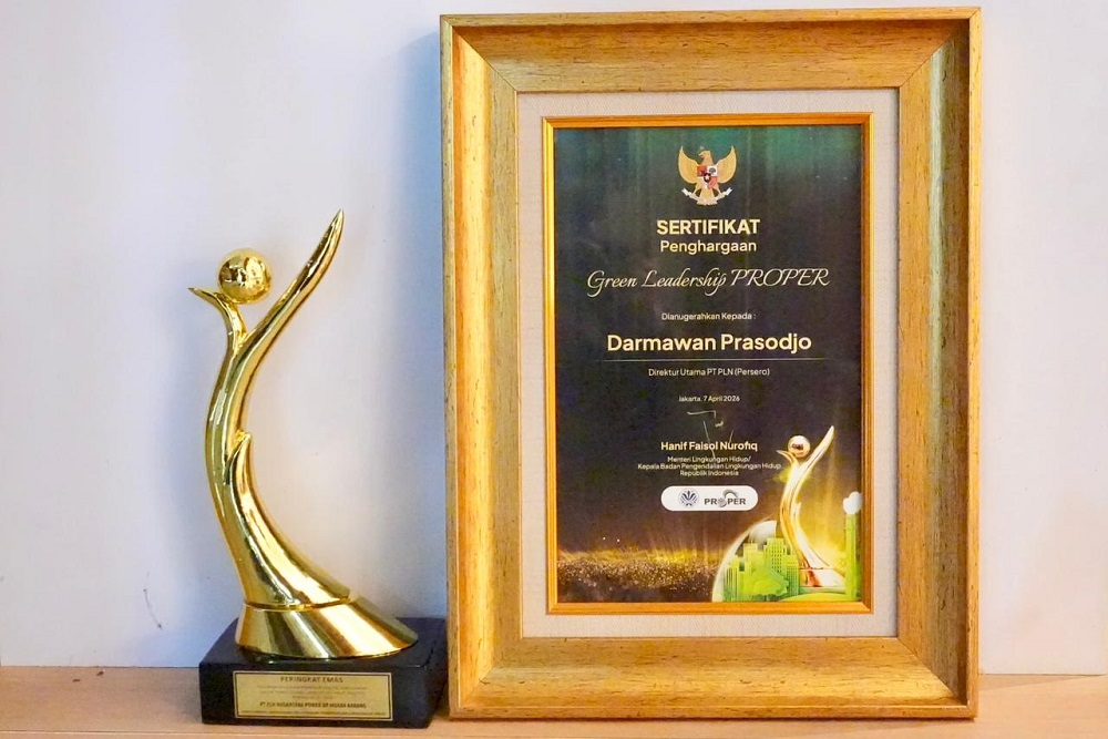 Dirut PLN Darmawan Prasodjo Raih Penghargaan Green Leadership, PLN Borong 11 PROPER Emas KLH 2025