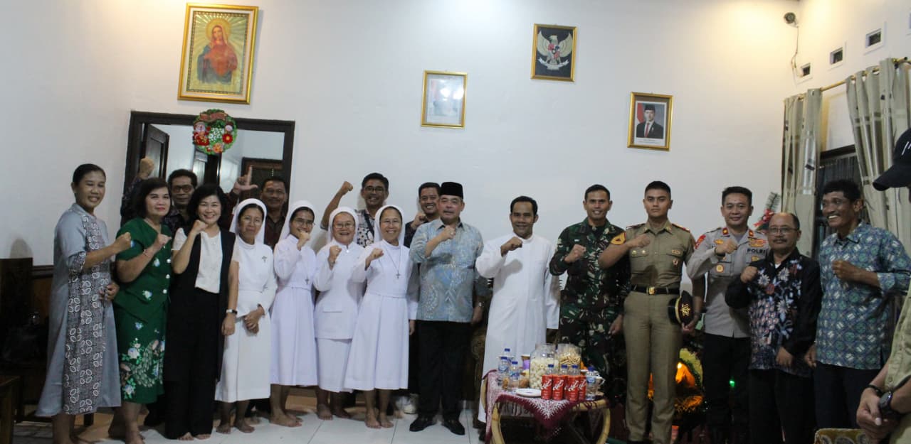 Pesan Mendalam Natal 2025 di Gereja Santa Maria Pengantara Rahmat Ilahi Lahat