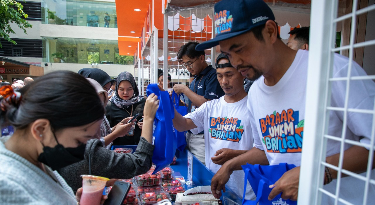 Produk BRI Mengecap Manisnya Bisnis Stroberi dengan Pemberdayaan PT Bank Rakyat Indonesia (Persero) Tbk