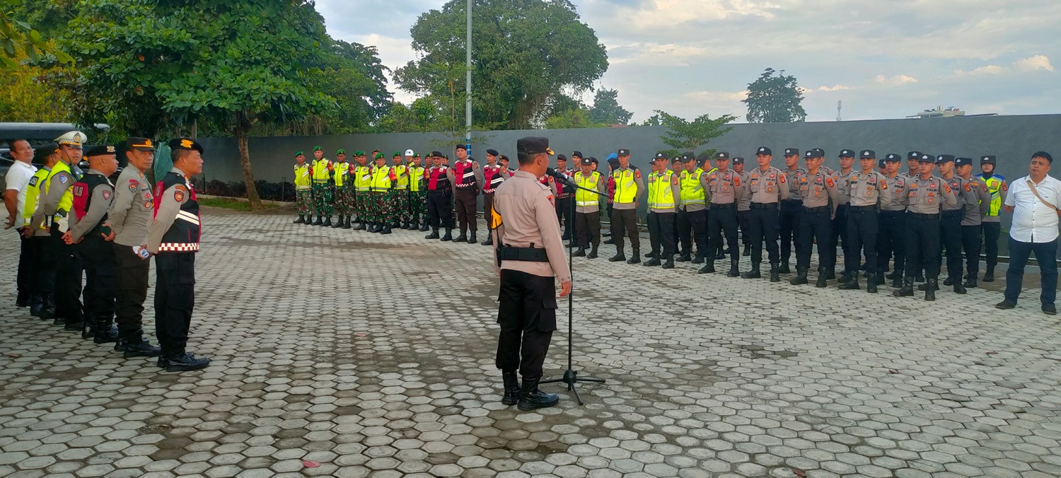 Polres Lahat Sukses Pengamanan Rapat Pleno Terbuka Penetapan Pasangan Calon (Paslon) Terpilih Pilkada Lahat