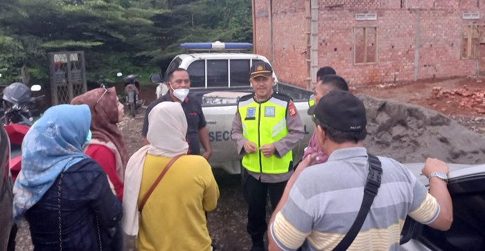 Kawal Demo Dampak Debu Batubara, Kapolsek Merapi Barat Lakukan ini