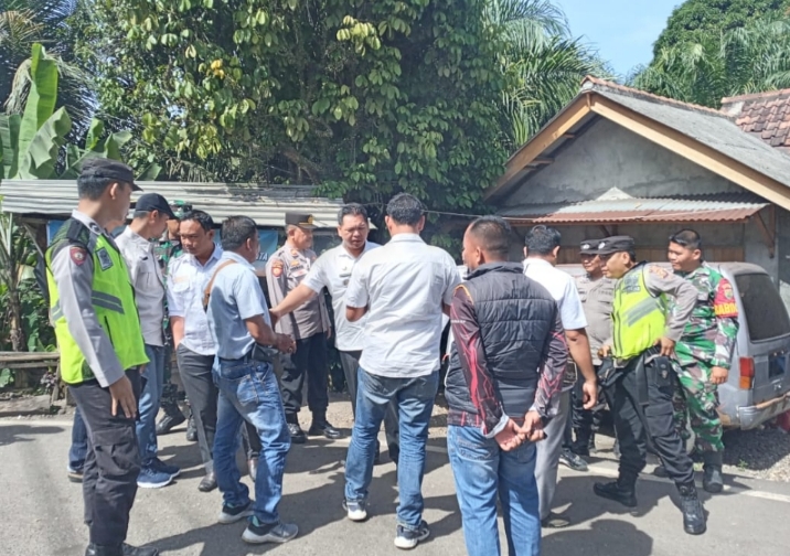 Tersinggung Disebut Tidak Punya Wilayah, Warga Gedung Agung Merapi Timur Lahat Portal Jalan