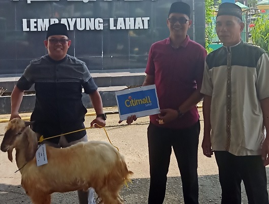 Rayakan Idul Adha 1444  H, Citimall Lahat Berikan Hewan Qurban kepada Masjid ini