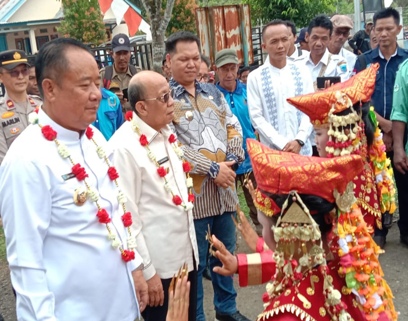 Masyarakat Empat Kecamatan Antusias Sambut Kehadiran Bupati H Cik Ujang dan Wakil Bupati H Haryanto