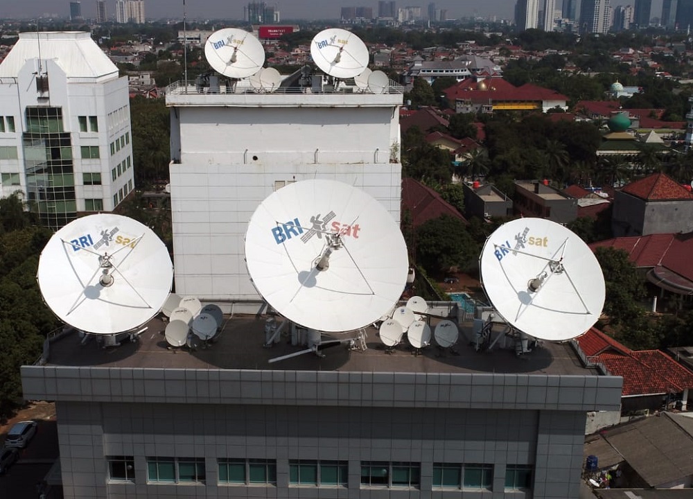 Akses Layanan BRI Tetap Terjaga di Daerah Terisolir Bencana Banjir Bandang melalui Satelit