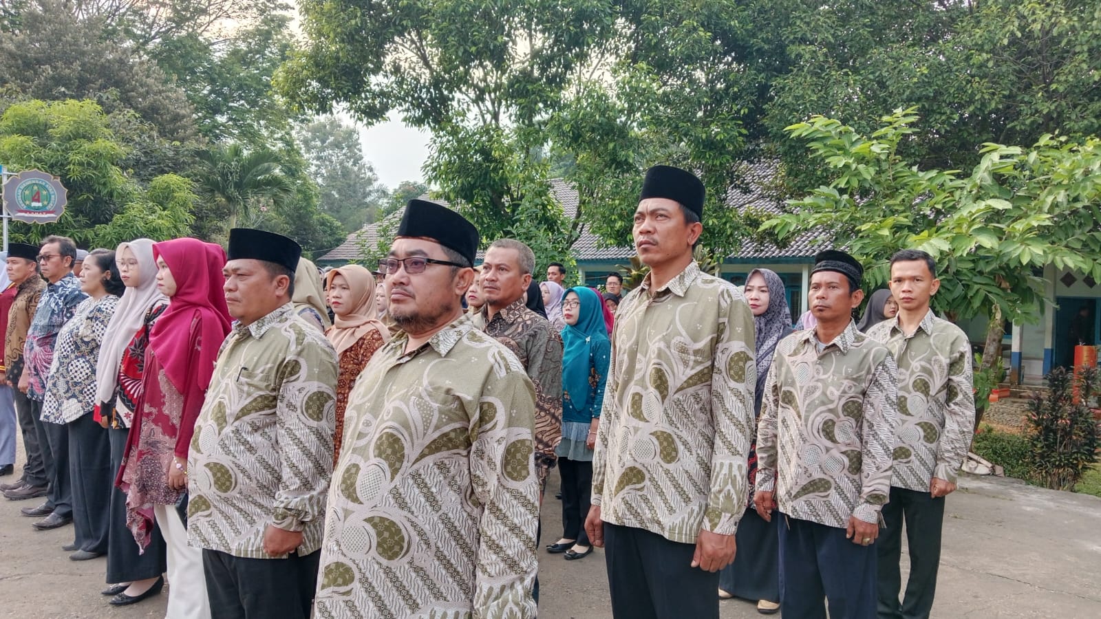 Pemerintah Desa Tanjung Payang Upacara HUT RI ke 80 Tahun 2025 di SMAN Unggul 4 Lahat