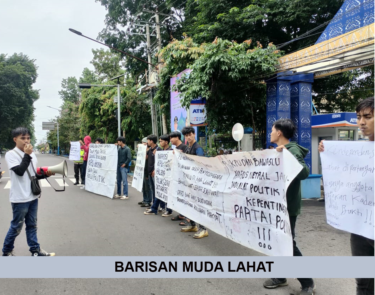 Barisan Muda Lahat (BML) Unjuk Rasa di Depan Kantor DPRD, Sampaikan ini