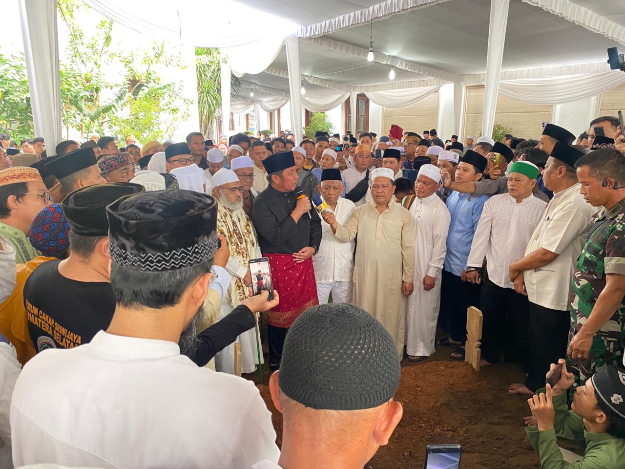 Gubernur HD Lepas Kepergian H. Kms. Abdul Halim Ali, Tokoh Karismatik dan Dermawan Lintas Kalangan