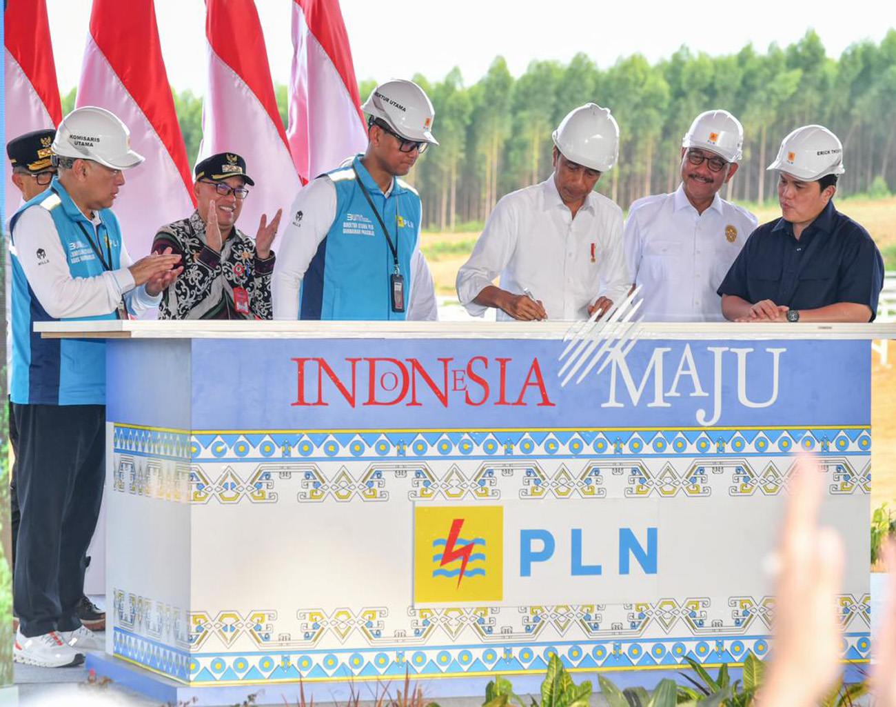 Presiden Jokowi Groundbreaking Pembangunan PLTS PLN 50 MW di IKN Nusantara, Hadirkan 100% Energi Bersih