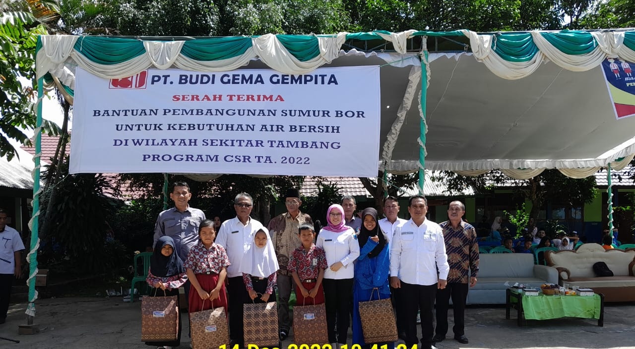 PT Budi Gema Gempita Menyalurkan Bantuan Beasiswa kepada 50 Siswa SD-SMP dan Sumur Bor di SMPN 1 Merapi Timur