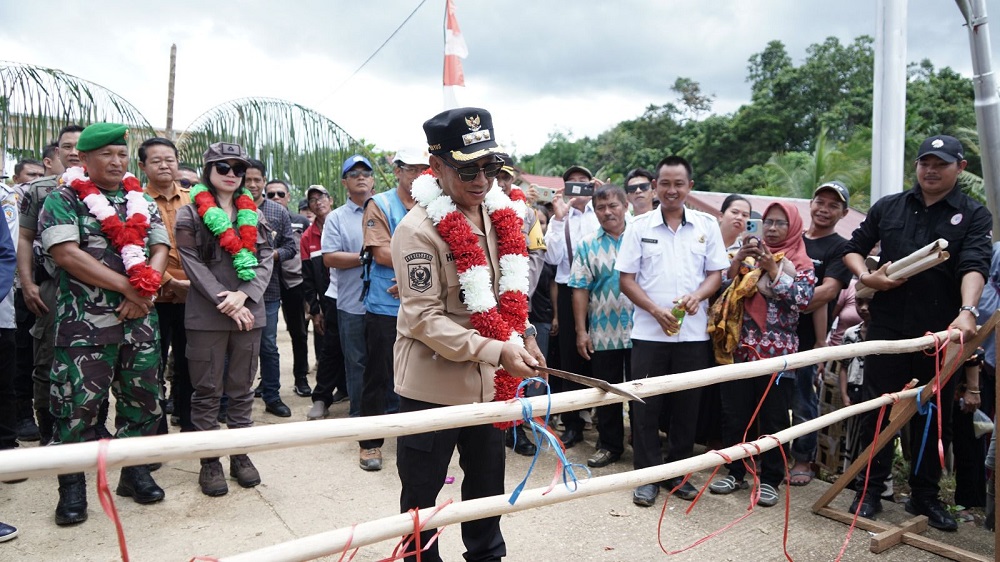 Puluhan Tahun Menanti, Ribuan Warga di Murung Raya Akhirnya Nikmati Listrik PLN