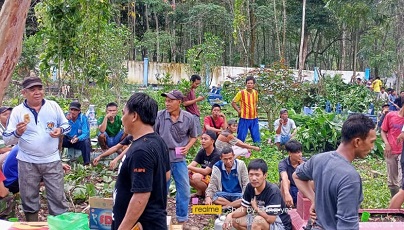 Kades Gunung Agung Kerahkan Warga Gotong Royong