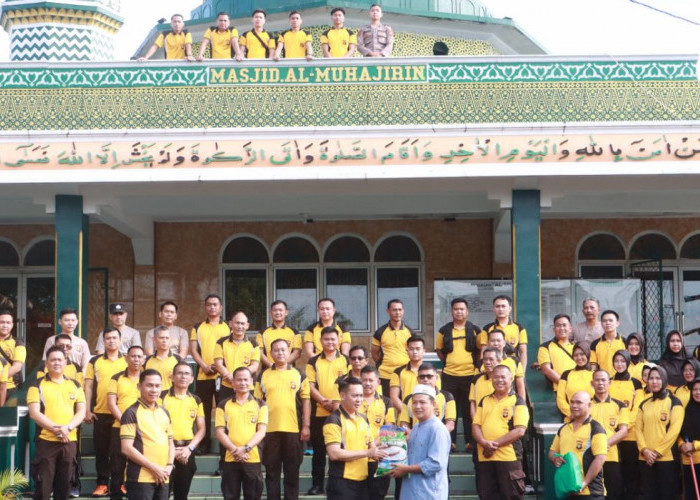 Polres Lahat Gelar Bakti Sosial di Masjid Al Muhajirin Menjelang Ramadhan 1446 Hijriah