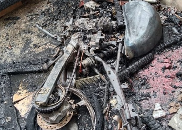 Waduh, Dua Unit Motor Habis Terbakar