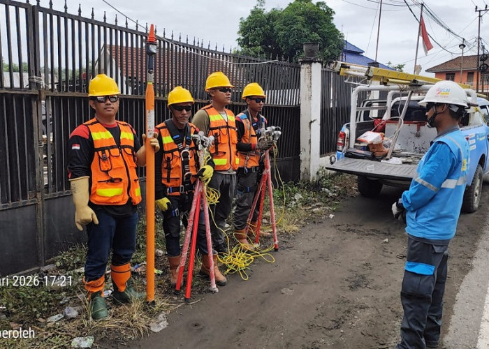PLN ULP Lembayung Berjibaku Pulihkan Kondisi Kelistrikan Pelanggan