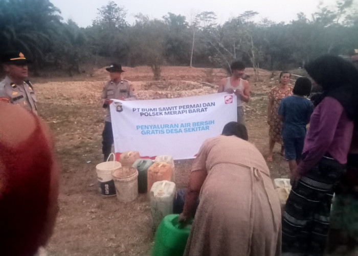 Polsek Merapi Barat Bersama PT Bumi Sawit Permai Salurkan Air Bersih Gratis untuk Warga Lematang Jaya