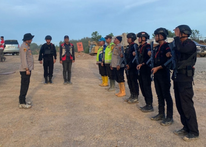 Hari Kedua Penertiban, Polsek Bayung Lencir Tutup 43 Sumur Minyak Ilegal di Areal PT BPP