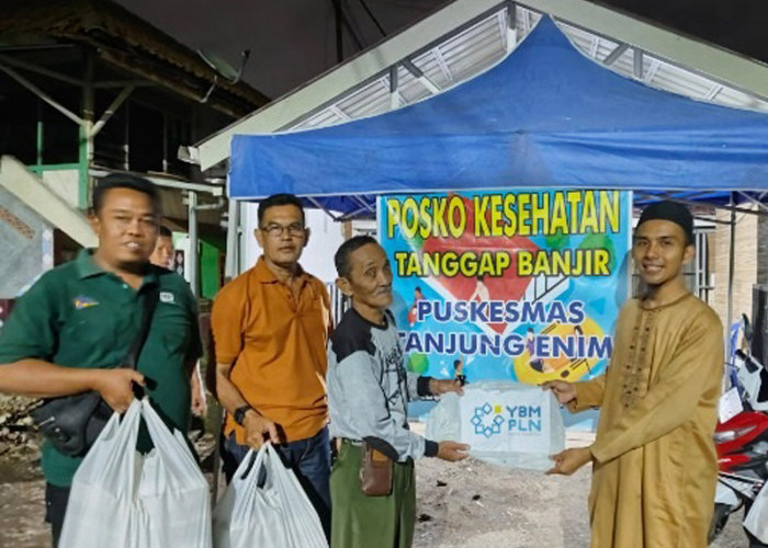 50% Listrik Pelanggan OKU Yang Terdampak Banjir Berangsur Pulih, YBM PLN Siapkan Makanan Siap Santap