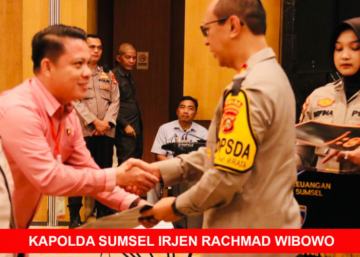 Kapolda Sumsel Irjen Rachmad Wibowo Beri Penghargaan Satker Berprestasi Dalam Pengelolaan Keuangan