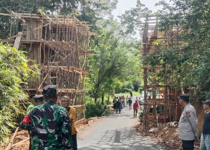 Warga Desa Ulak Pandan Stop Pembangunan Gapura, Batas Merapi Barat dan Merapi Selatan