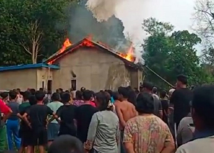 Rumah Anak Yatim Hangus Terbakar di Tanjung Aur Ibunya Menikah Lagi
