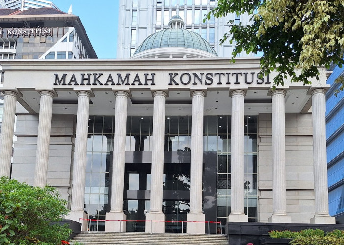 MK Tolak Permohonan Perpanjangan Masa Jabatan Kapolri Setara dengan Menteri dan Presiden