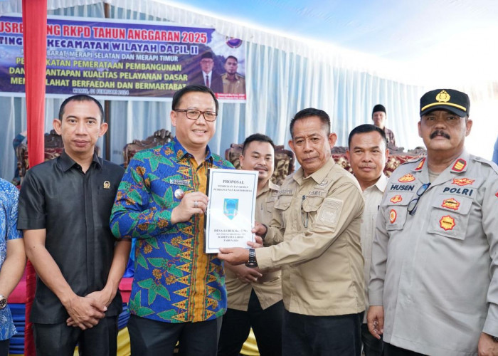 PJ Bupati Lahat Muhammad Farid Hadiri Musrenbang RKPD Tahun 2025 Tingkat Kecamatan Merapi Area