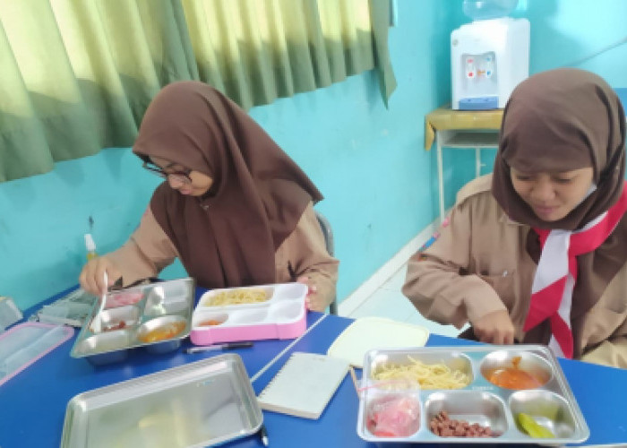 Beban Tambahan Tak Sebanding Insentif, P2G Tuntut Pencabutan Tugas Guru dalam Program MBG