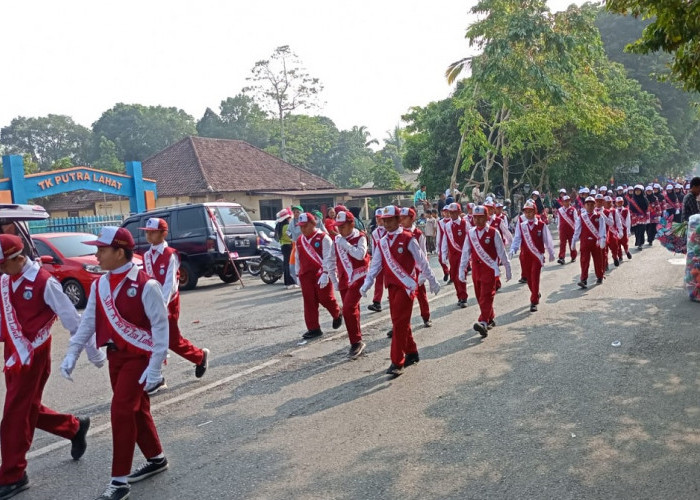 Kota Lahat Ramai Ada Pawai Baris Berbaris, Kreasi, dan Drum Band Tingkat Pelajar