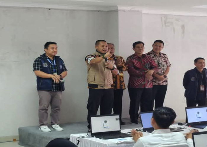 Pj Bupati Empat Lawang Fauzan Khoiri Denin Cek Langsung Seleksi SKB CPNS di Palembang, Beri Motivasi