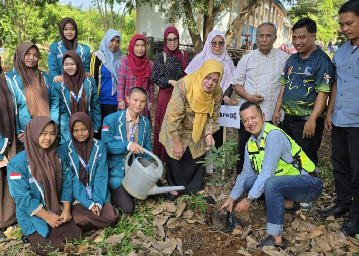 Kolaborasi PAMA dan SMK Negeri 1 Lahat Tanam 100 Pohon Buah untuk Peringati Hari Lingkungan Hidup Sedunia 2026