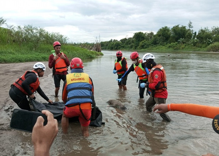 Bocah F Ditemukan Dalam Kondisi Mengapung di Pinggir Sungai Lematang