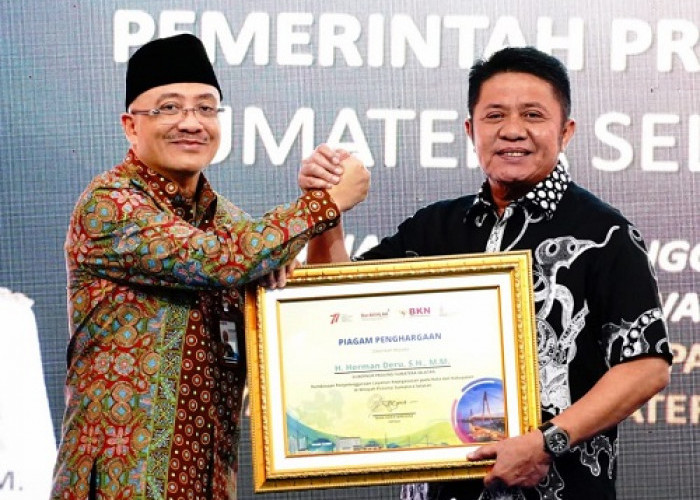 Gubernur Sumsel Herman Deru Raih BKN Award 2022 