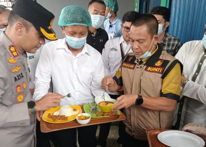 Pj Bupati dan Kapolres Empat Lawang Cicipi Langsung Menu MBG