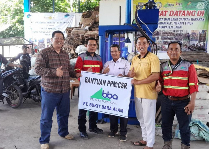 PT Bukit Bara Alam Serahkan Bantuan Mesin Pres Untuk TPS 3R Desa Arahan 